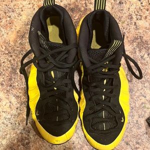 Nike mens air foamposite one shoes